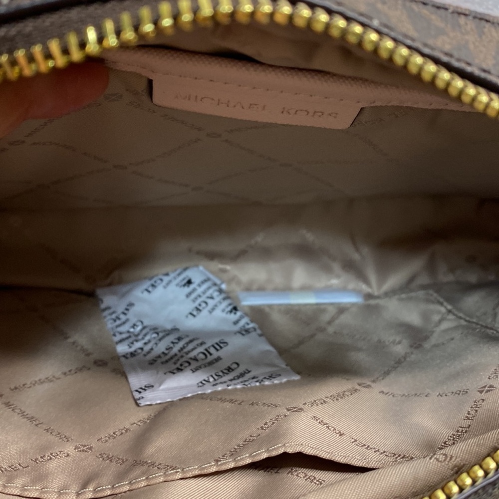 Michael Kors Zip Chain crossbody - Picture 7 of 9